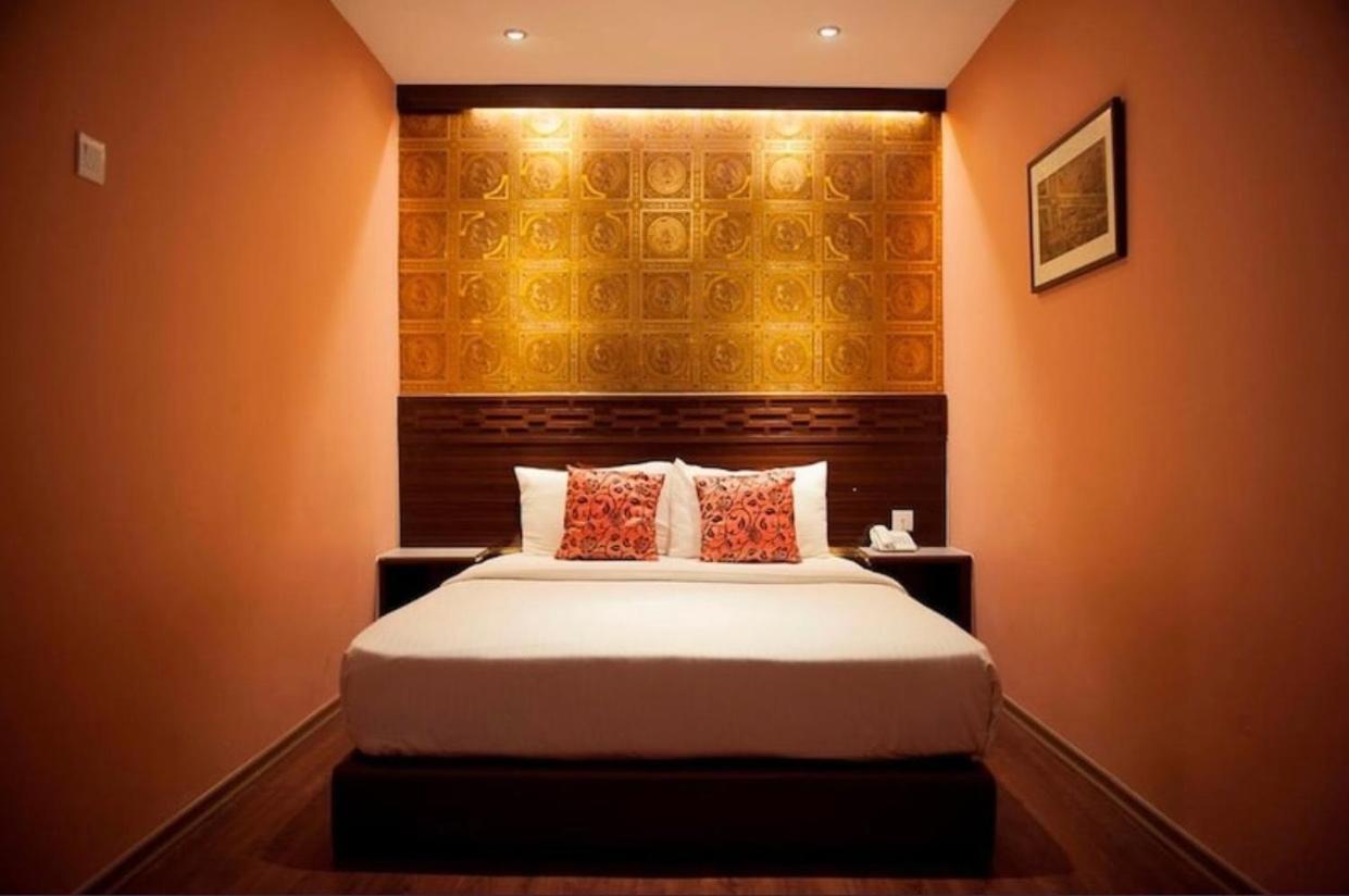 Apple Hotel Penang George Town Exteriör bild